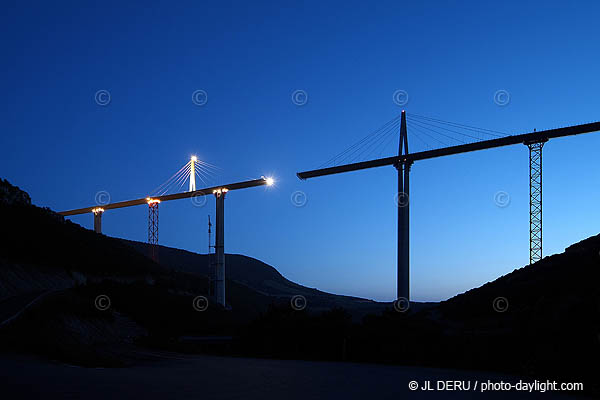 Viaduc de Millau, 2004-05